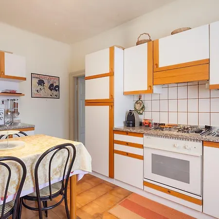 Apartment Chiara Arena