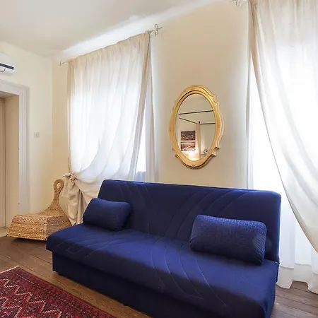 Chiara Arena Apartment
